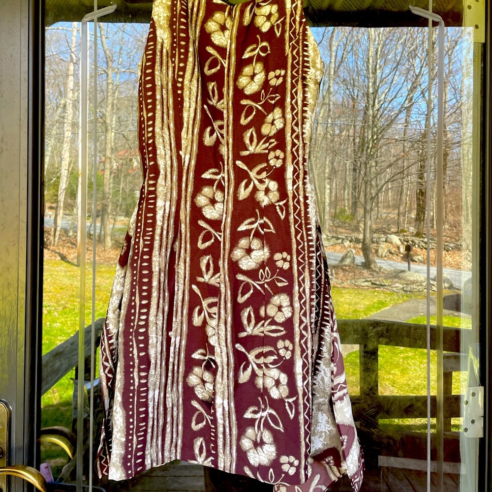 RAMPAGE CLOTHING CO DRESS.  VERY SILKY. BEAUTIFUL FLORAL PRINT